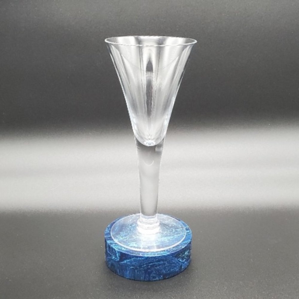Set of 7 Wine Glasses in an Elegant Flared Design